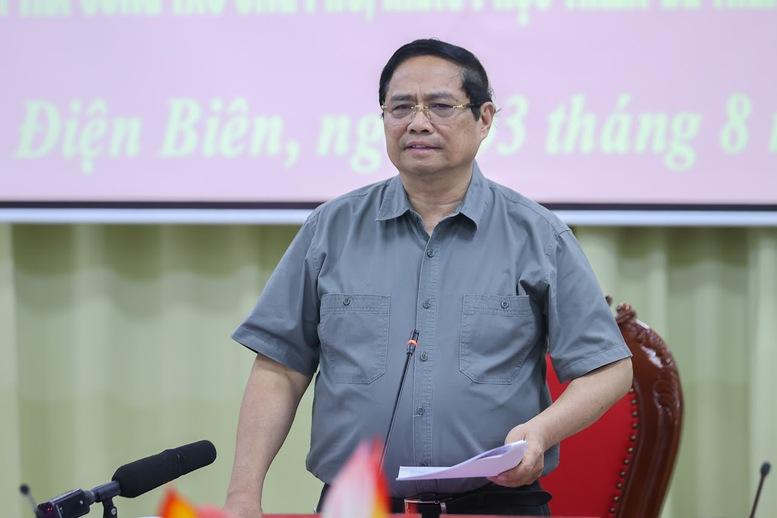 Thủ tướng: Làm mọi cách nhanh nhất có thể ổn định đời sống người dân vùng lũ- Ảnh 4. Thủ tướng: Làm mọi cách nhanh nhất có thể ổn định đời sống người dân vùng lũ- Ảnh 4.