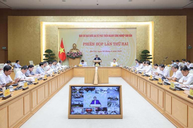 Thủ tướng: Chậm nhất tới 2027 phải thiết kế, chế tạo, kiểm thử một số chíp bán dẫn cần thiết- Ảnh 2.