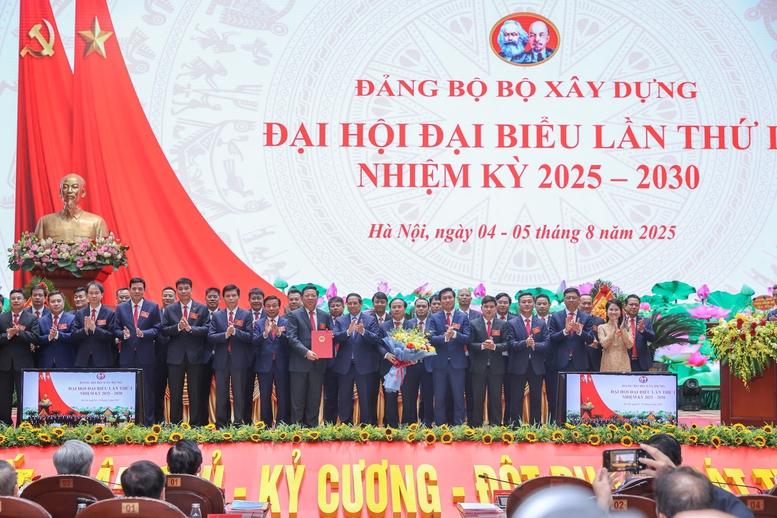 Thủ tướng: Đột phá phát triển các phương thức giao thông, thúc đẩy giao thông xanh và đô thị thông minh- Ảnh 8. Thủ tướng: Đột phá phát triển các phương thức giao thông, thúc đẩy giao thông xanh và đô thị thông minh- Ảnh 8.