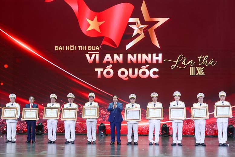 Thủ tướng Phạm Minh Chính dự Đại hội Thi đua 'Vì an ninh Tổ quốc' lần thứ IX- Ảnh 5. Thủ tướng Phạm Minh Chính dự Đại hội Thi đua 'Vì an ninh Tổ quốc' lần thứ IX- Ảnh 5.