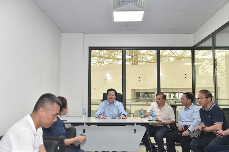 Bảo đảm an toàn trong quá trình thi công gian hàng tại Triển lãm thành tựu 80 năm Quốc khánh- Ảnh 1. Bảo đảm an toàn trong quá trình thi công gian hàng tại Triển lãm thành tựu 80 năm Quốc khánh- Ảnh 1.