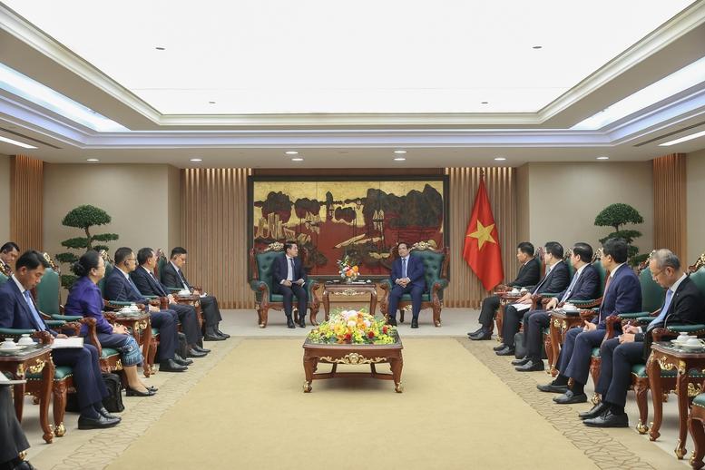 Thủ tướng: Việt Nam dành ưu tiên cao nhất cho quan hệ với Lào- Ảnh 3.