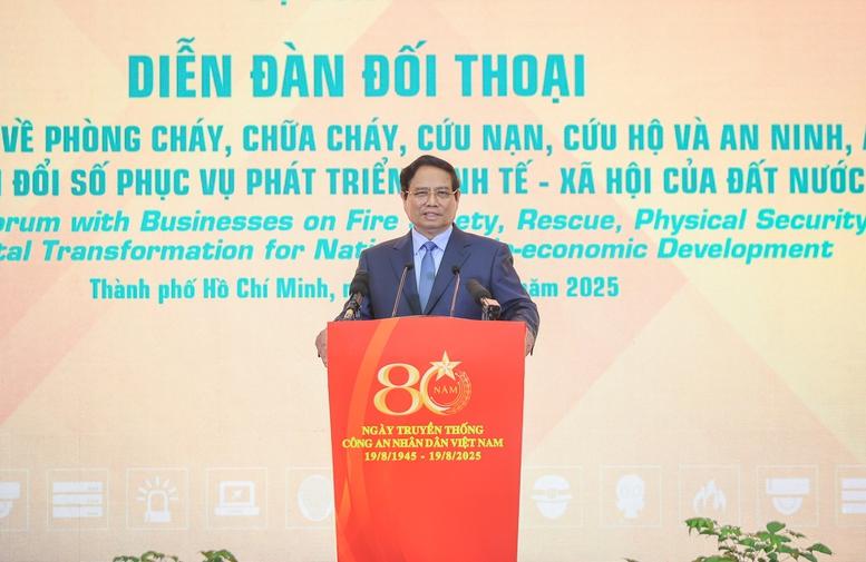 Thủ tướng: Xây dựng văn hóa phòng cháy, chữa cháy, phòng chống thiên tai, nâng cao kỹ năng cứu nạn, cứu hộ trong toàn dân- Ảnh 1.