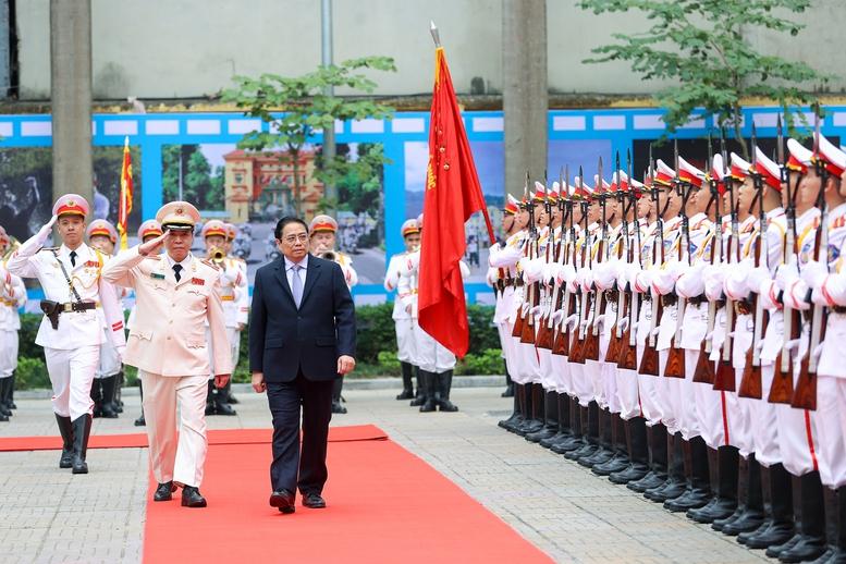 80 NĂM CÔNG AN NHÂN DÂN VIỆT NAM VỚI SỰ NGHIỆP XÂY DỰNG VÀ PHÁT TRIỂN KINH TẾ -  XÃ HỘI CỦA ĐẤT NƯỚC- Ảnh 2.