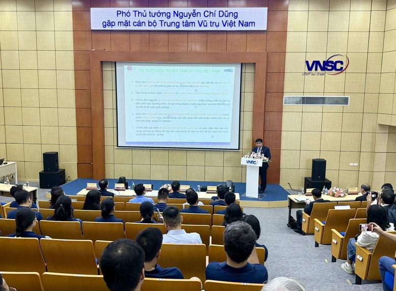 Phó Thủ tướng Nguyễn Chí Dũng dự lễ khai trương Bảo tàng Vũ trụ Việt Nam- Ảnh 3. Phó Thủ tướng Nguyễn Chí Dũng dự lễ khai trương Bảo tàng Vũ trụ Việt Nam- Ảnh 3.
