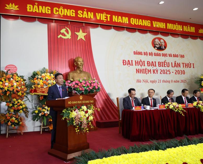 Phó Thủ tướng Lê Thành Long: Tạo cơ chế, chính sách đặc thù, vượt trội trong phát triển và quản lý giáo dục- Ảnh 4. Phó Thủ tướng Lê Thành Long: Tạo cơ chế, chính sách đặc thù, vượt trội trong phát triển và quản lý giáo dục- Ảnh 4.