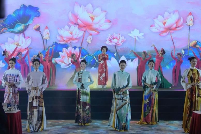 Thủ tướng: Triển lãm 80 năm tôn vinh lịch sử vẻ vang, lan tỏa lòng yêu nước, niềm tự hào, khát vọng vươn mình của dân tộc- Ảnh 16.