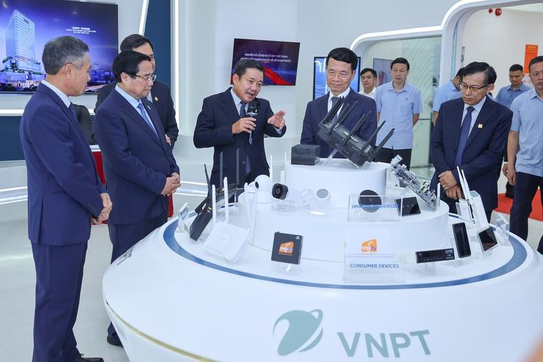 Thủ tướng: VNPT tiếp tục phát huy truyền thống đổi mới sáng tạo, dám nghĩ dám làm- Ảnh 11.