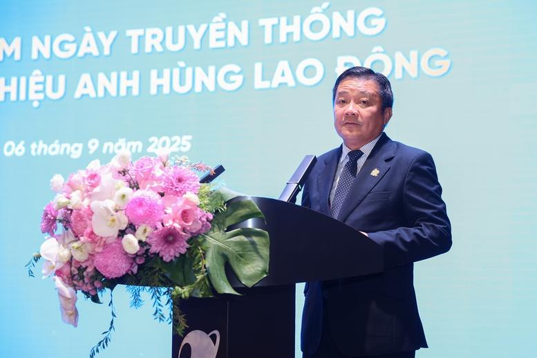 Thủ tướng: VNPT tiếp tục phát huy truyền thống đổi mới sáng tạo, dám nghĩ dám làm- Ảnh 3.