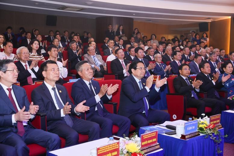 Thủ tướng: VNPT tiếp tục phát huy truyền thống đổi mới sáng tạo, dám nghĩ dám làm- Ảnh 1.