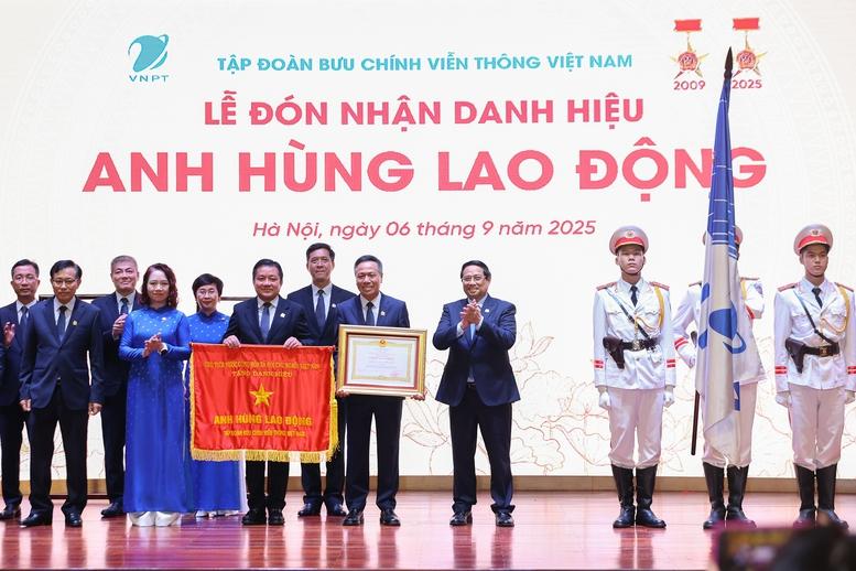 Thủ tướng: VNPT tiếp tục phát huy truyền thống đổi mới sáng tạo, dám nghĩ dám làm- Ảnh 4.