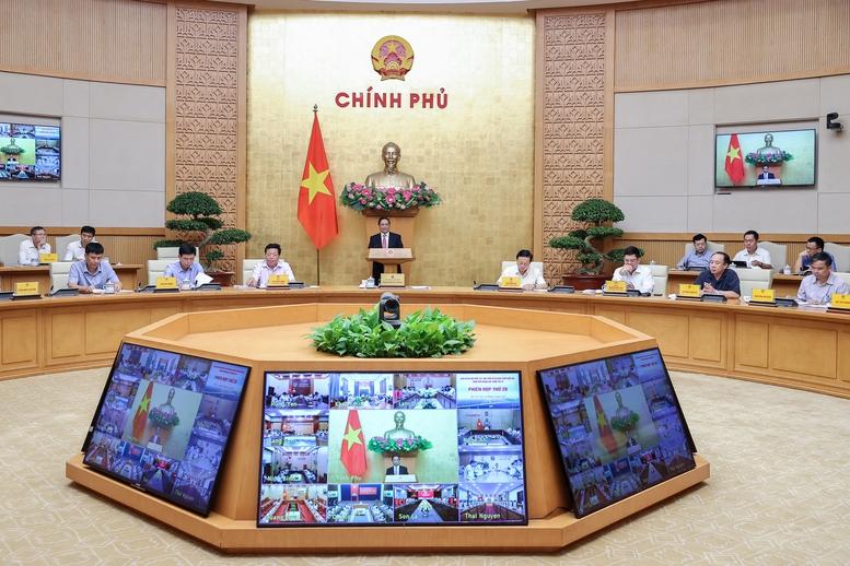 Thủ tướng: Cả nước đã có gần 2.500km đường cao tốc, phải vượt mục tiêu 3.000km trong năm nay- Ảnh 2.