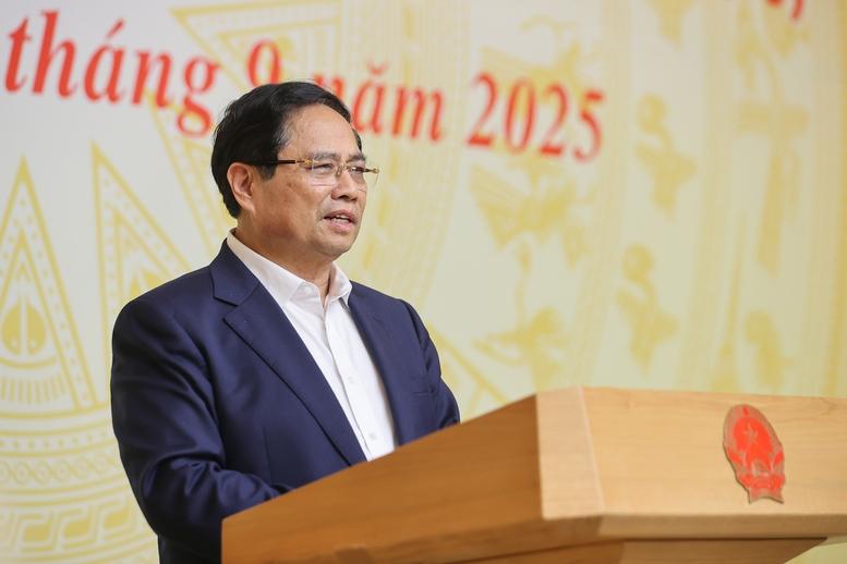 Thủ tướng: Bảo đảm giải ngân 100% vốn đầu tư công, nâng cao chất lượng và phát huy vai trò động lực tăng trưởng- Ảnh 4.