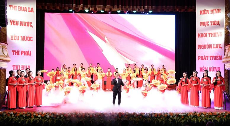 Phát huy tinh thần tiên phong khơi thông, đột phá, kiến tạo không gian phát triển văn hóa, thể thao và du lịch- Ảnh 3.