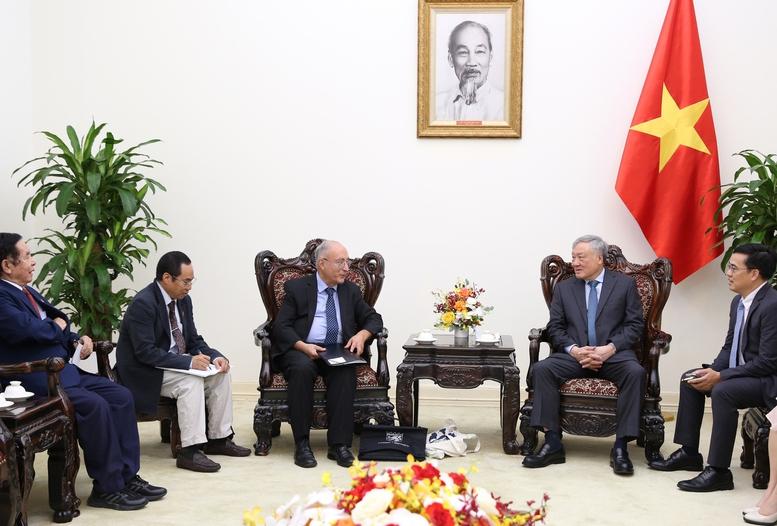 Phó Thủ tướng Thường trực Chính phủ Nguyễn Hòa Bình tiếp Chủ tịch Tổ chức Hỗ trợ đại học thế giới Đức- Ảnh 3.