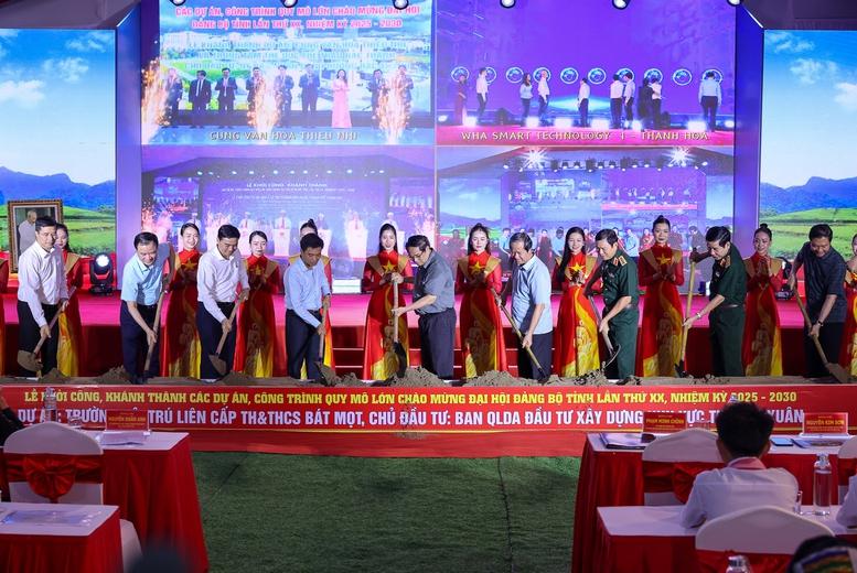 Thủ tướng dự lễ khởi công ngôi trường tại xã vùng núi cao biên giới Thanh Hóa- Ảnh 4.