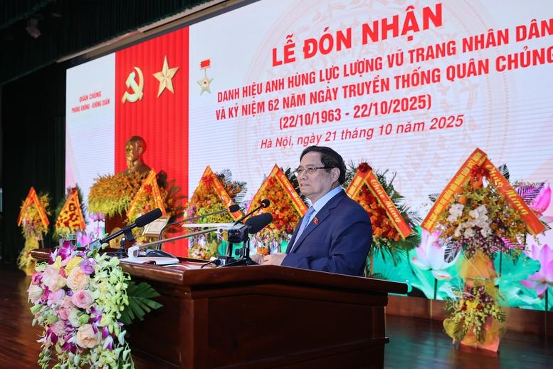 Thủ tướng: Phòng không - không quân là tuyến đầu phòng thủ chiến lược, cần nghiên cứu xây dựng "Vòm Phòng không bền vững"- Ảnh 7. Thủ tướng: Phòng không - không quân là tuyến đầu phòng thủ chiến lược, cần nghiên cứu xây dựng "Vòm Phòng không bền vững"- Ảnh 7.