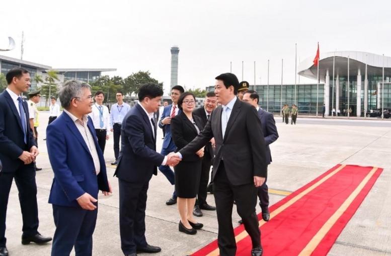 Chủ tịch nước Lương Cường lên đường dự Tuần lễ cấp cao APEC lần thứ 32- Ảnh 2. Chủ tịch nước Lương Cường lên đường dự Tuần lễ cấp cao APEC lần thứ 32- Ảnh 2.