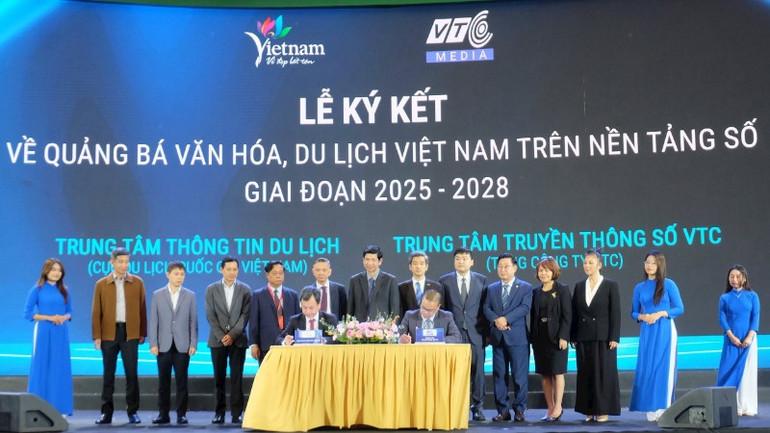 Các đơn vị cũng ký kết quảng bá văn hóa, du lịch Việt Nam trên nền tảng số. dscf3821-810.jpg