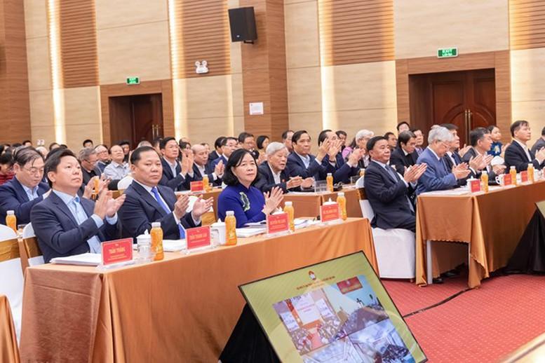 Bà Bùi Thị Minh Hoài giữ chức Chủ tịch Ủy ban Trung ương MTTQ Việt Nam khóa X- Ảnh 1. Bà Bùi Thị Minh Hoài giữ chức Chủ tịch Ủy ban Trung ương MTTQ Việt Nam khóa X- Ảnh 1.