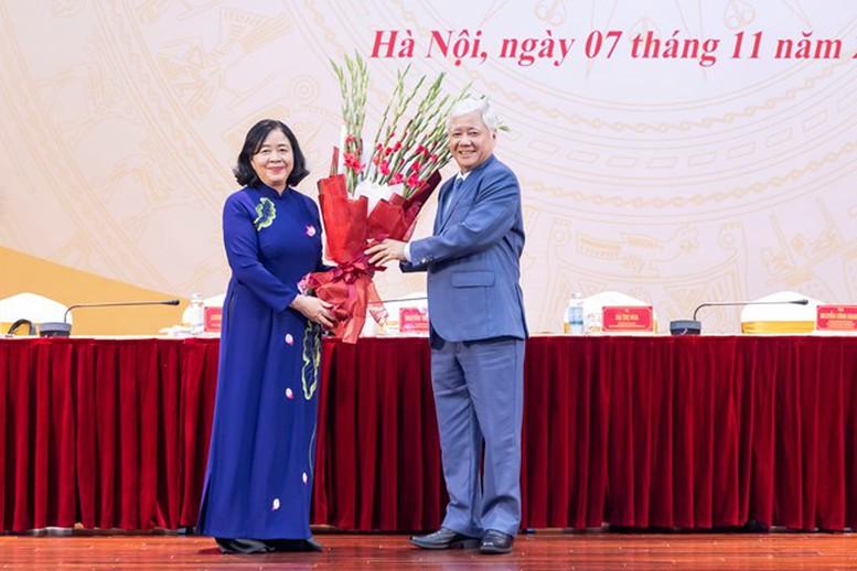 Bà Bùi Thị Minh Hoài giữ chức Chủ tịch Ủy ban Trung ương MTTQ Việt Nam khóa X- Ảnh 5. Bà Bùi Thị Minh Hoài giữ chức Chủ tịch Ủy ban Trung ương MTTQ Việt Nam khóa X- Ảnh 5.
