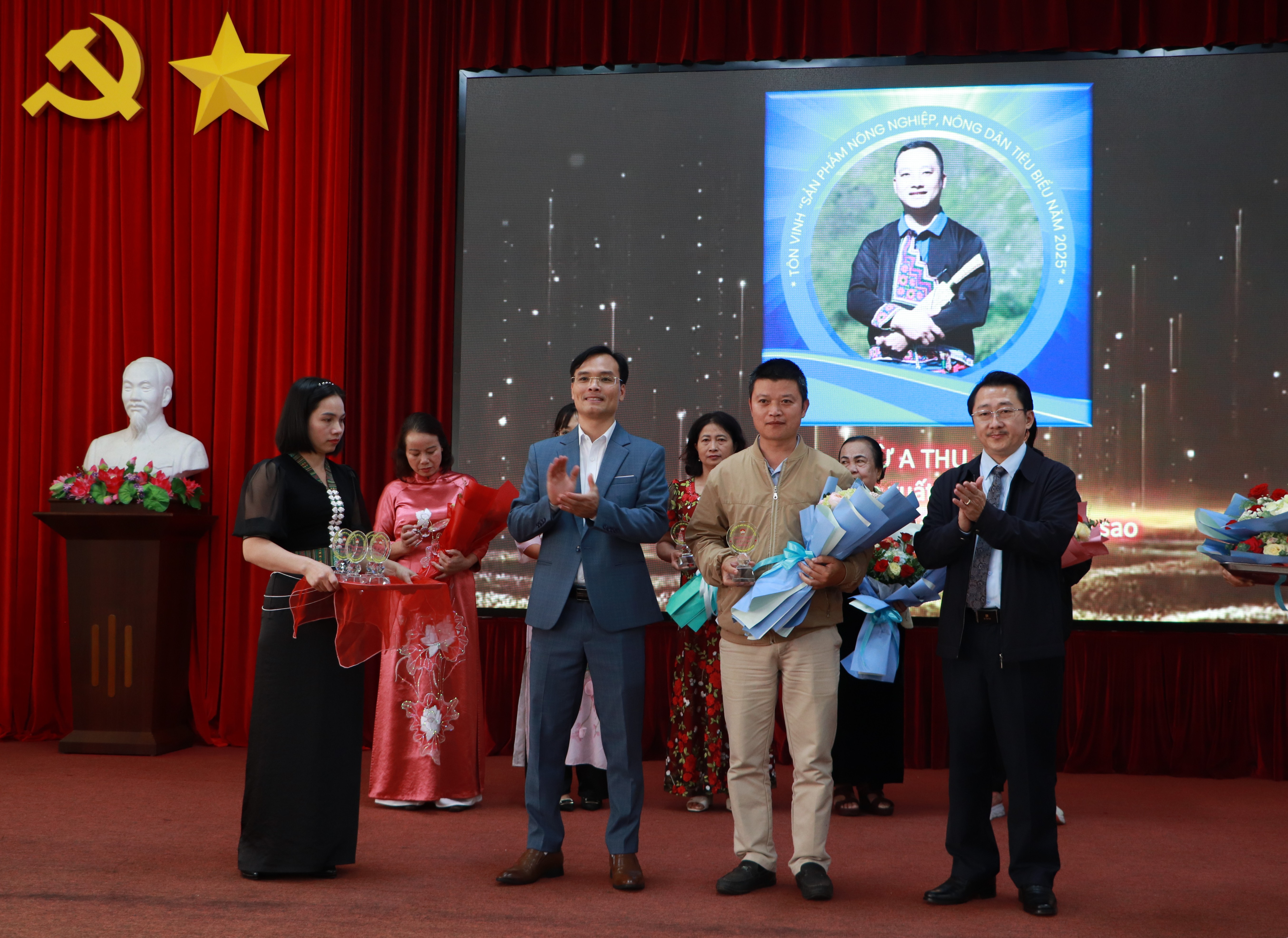 Lai Châu: Giới thiệu, quảng bá sản phẩm nông nghiệp cho nông dân và tôn vinh sản phẩm nông nghiệp tiêu biểu năm 2025