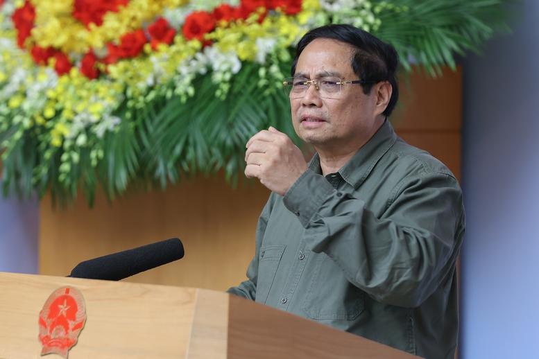 Thủ tướng: Khẩn trương xây dựng lại 1.900 nhà sập đổ, 67.000 nhà tốc mái cho đồng bào miền Trung- Ảnh 6.