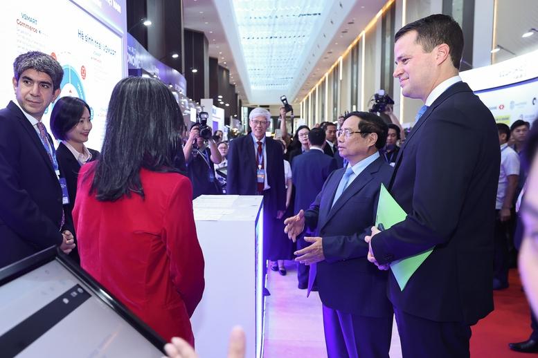 Thủ tướng dự các hoạt động tâm điểm tại Diễn đàn Kinh tế mùa Thu- Ảnh 3. Thủ tướng dự các hoạt động tâm điểm tại Diễn đàn Kinh tế mùa Thu- Ảnh 3.