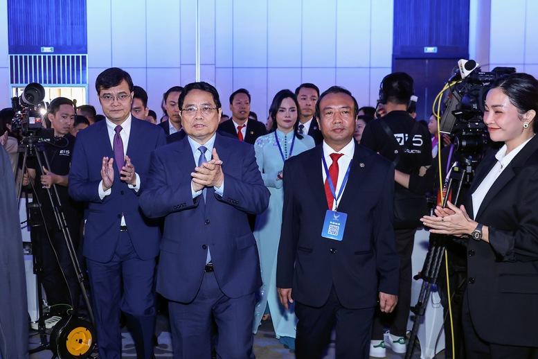 Thủ tướng: Các doanh nghiệp, doanh nhân trẻ thực hiện 6 tiên phong, thi đua '6 nhất'- Ảnh 1.