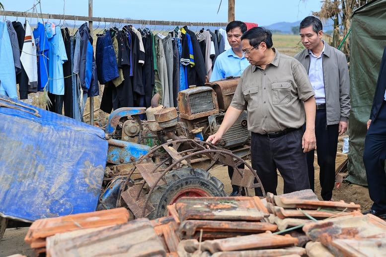Thủ tướng: Triển khai "chiến dịch Quang Trung" thần tốc dựng lại nhà cho đồng bào bị thiên tai- Ảnh 3. Thủ tướng: Triển khai "chiến dịch Quang Trung" thần tốc dựng lại nhà cho đồng bào bị thiên tai- Ảnh 3.