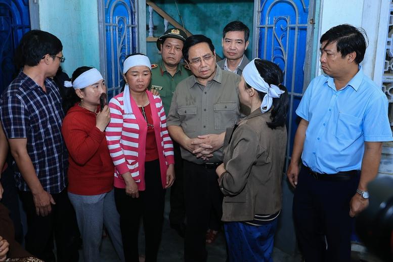Thủ tướng: Triển khai "chiến dịch Quang Trung" thần tốc dựng lại nhà cho đồng bào bị thiên tai- Ảnh 5. Thủ tướng: Triển khai "chiến dịch Quang Trung" thần tốc dựng lại nhà cho đồng bào bị thiên tai- Ảnh 5.