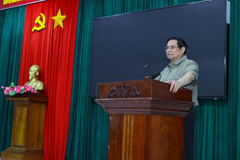 Thủ tướng: Triển khai "chiến dịch Quang Trung" thần tốc dựng lại nhà cho đồng bào bị thiên tai- Ảnh 10. Thủ tướng: Triển khai "chiến dịch Quang Trung" thần tốc dựng lại nhà cho đồng bào bị thiên tai- Ảnh 10.