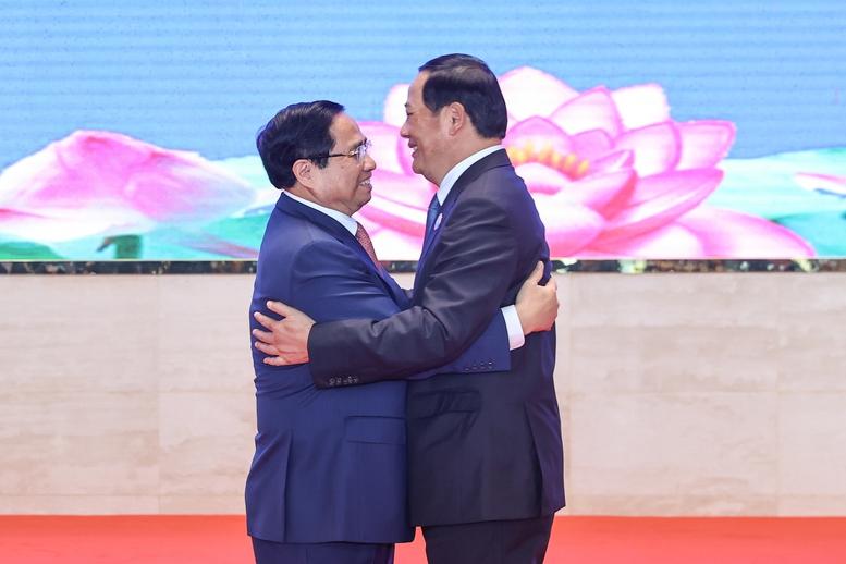 Kỳ họp 48 Uỷ ban Liên chính phủ Việt Nam – Lào: Hiện thực hoá quan hệ "gắn kết chiến lược"- Ảnh 3. Kỳ họp 48 Uỷ ban Liên chính phủ Việt Nam – Lào: Hiện thực hoá quan hệ "gắn kết chiến lược"- Ảnh 3.