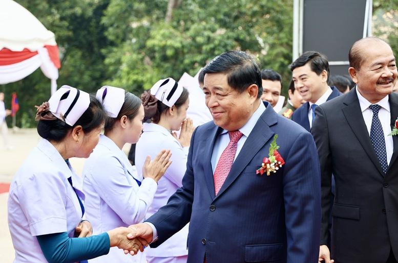 Khánh thành, bàn giao Bệnh Viện Hữu nghị Lào-Việt Nam- Ảnh 1.