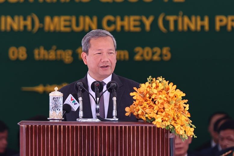 Thủ tướng Phạm Minh Chính cùng Thủ tướng Campuchia khai trương cặp cửa khẩu quốc tế mới- Ảnh 7.