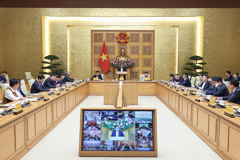 19/12/2025 hoàn thành, thông xe kỹ thuật 3.188 km đường bộ cao tốc, hoàn thành 1.700 km đường bộ ven biển- Ảnh 1.