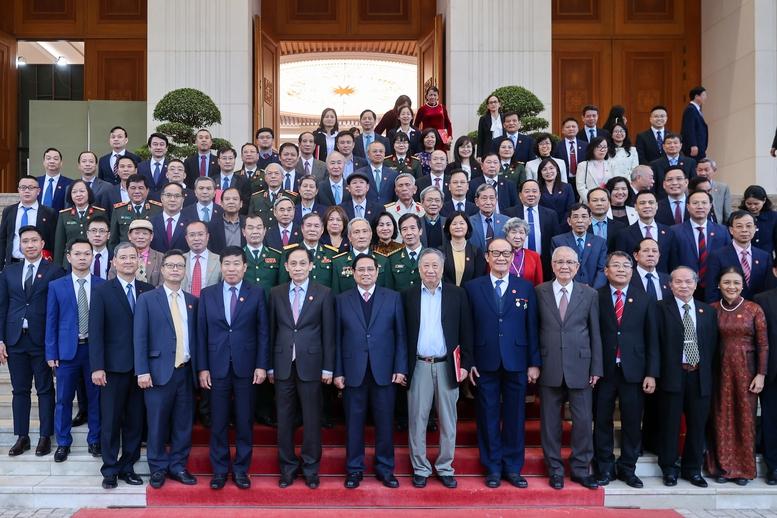 Thủ tướng: Quan tâm đầu tư cho khu vực biên giới ít nhất phải bằng hoặc cao hơn trong nội địa- Ảnh 10. Thủ tướng: Quan tâm đầu tư cho khu vực biên giới ít nhất phải bằng hoặc cao hơn trong nội địa- Ảnh 10.