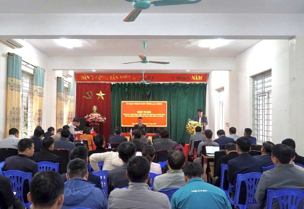 Hội nghị tiếp xúc, đối thoại trực tiếp của Chủ tịch UBND tỉnh với đại diện Nhân dân xã Nậm Tăm