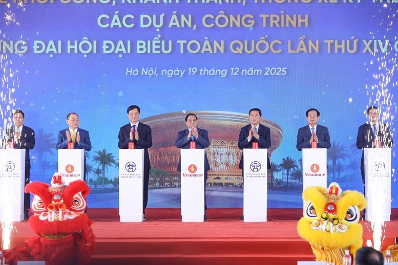 Thủ tướng: Triển khai các dự án trọng điểm quốc gia "thần tốc, táo bạo, sáng tạo, bứt phá, an toàn, chất lượng"- Ảnh 10.