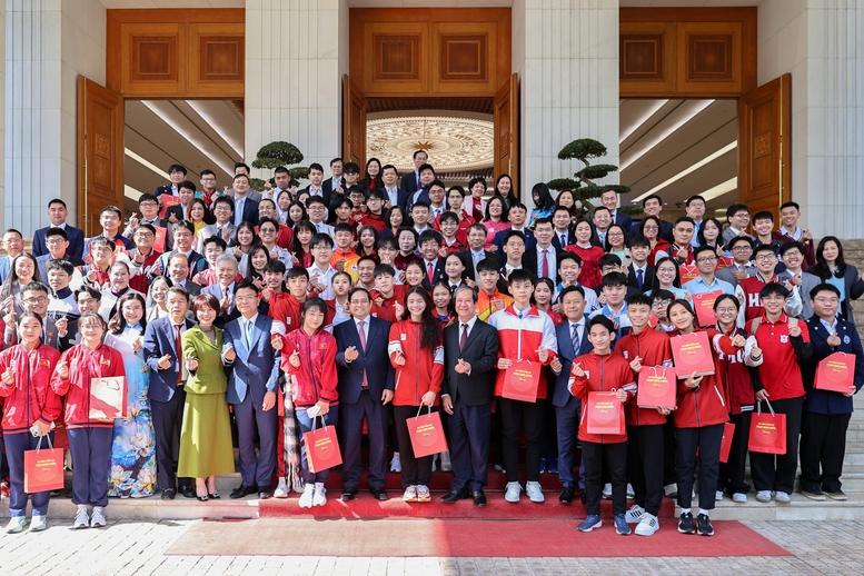 Thủ tướng: Khẩn trương xây dựng Đề án phát hiện và bồi dưỡng nhân tài trẻ Việt Nam- Ảnh 8. Thủ tướng: Khẩn trương xây dựng Đề án phát hiện và bồi dưỡng nhân tài trẻ Việt Nam- Ảnh 8.