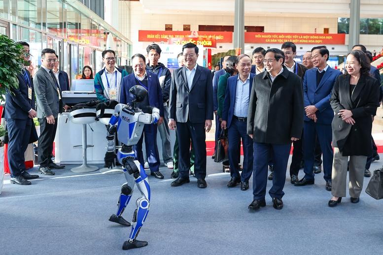 Thủ tướng Phạm Minh Chính kiểm tra công tác chuẩn bị Đại hội Thi đua yêu nước toàn quốc lần thứ XI- Ảnh 3.