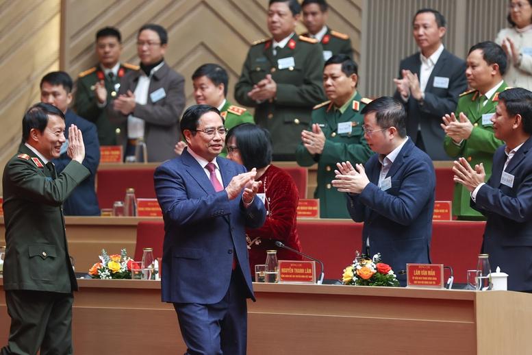 Thủ tướng: Kết hợp chặt chẽ giữa phát triển KTXH với bảo đảm quốc phòng, an ninh vùng ĐBSCL- Ảnh 1.