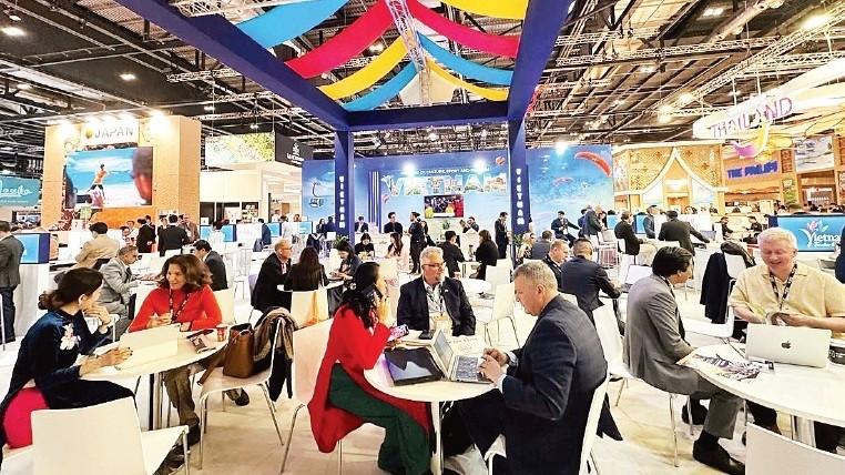 Gian hàng xúc tiến du lịch Việt Nam trong Hội chợ Du lịch WTM tại Anh. (Ảnh TITC)