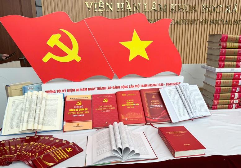 Khẳng định vai trò khoa học xã hội và nhân văn trong 40 năm đổi mới- Ảnh 2.