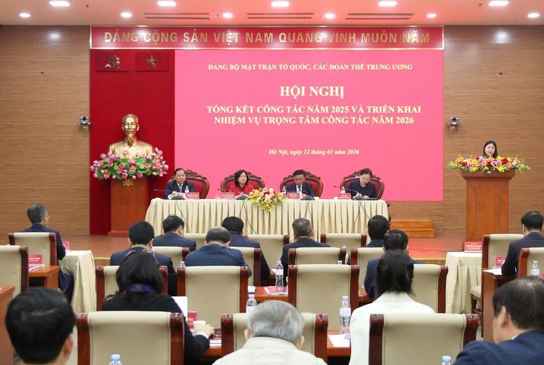 Tiếp tục đổi mới mạnh mẽ tư duy và hành động, củng cố vững chắc khối đại đoàn kết toàn dân tộc- Ảnh 1.