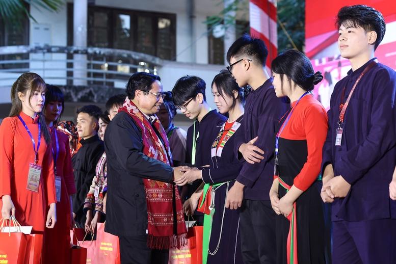 Thủ tướng dự khởi công 3 ngôi trường của "tình dân tộc, nghĩa đồng bào"- Ảnh 11.