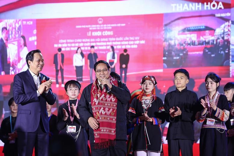 Thủ tướng dự khởi công 3 ngôi trường của "tình dân tộc, nghĩa đồng bào"- Ảnh 10.