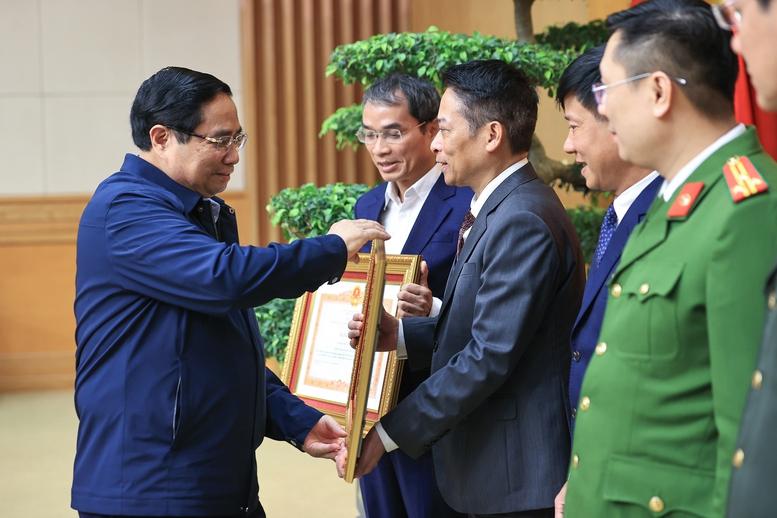 Thủ tướng: Chiến dịch Quang Trung thần tốc từng ngày, từng giờ để mang lại niềm vui, hạnh phúc cho nhân dân- Ảnh 11.