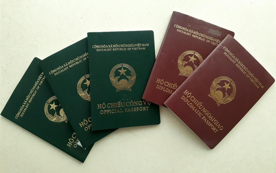 Từ 1/7, người đứng đầu cơ quan chuyên môn thuộc UBND cấp xã được cấp hộ chiếu công vụ