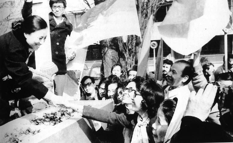 Hiệp định Paris: 'Trận địa lòng dân' giữa kinh đô ánh sáng- Ảnh 1.